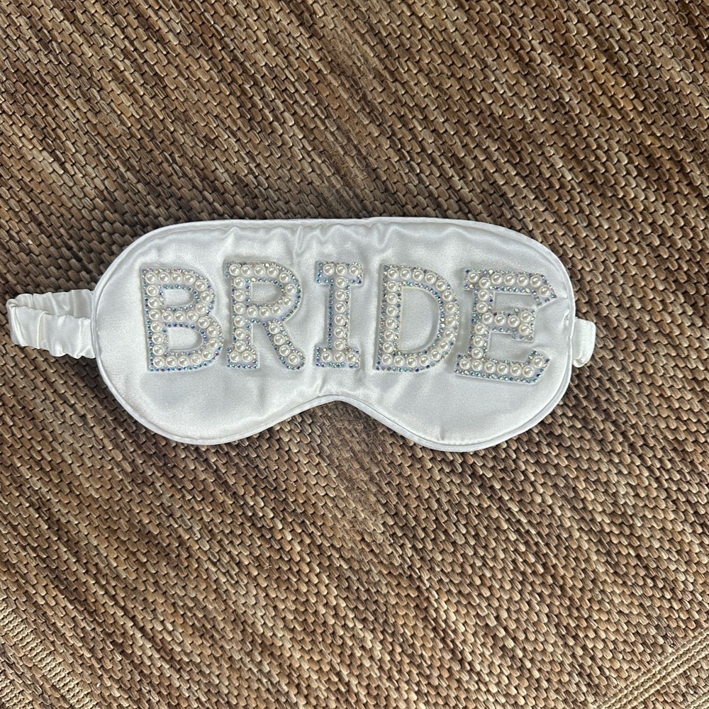 Bundle of 4 Bridal Accessories - Picture 4 of 4